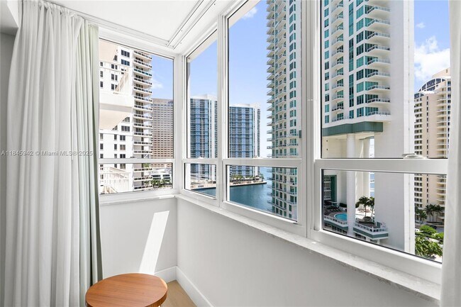 Building Photo - 801 Brickell Key Blvd