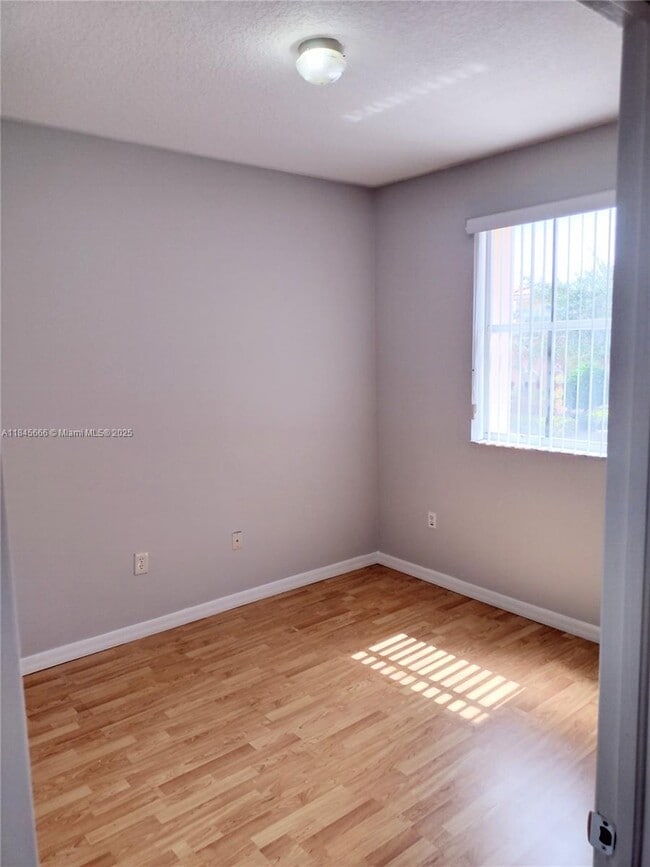 Building Photo - 654 SW 106th Ave