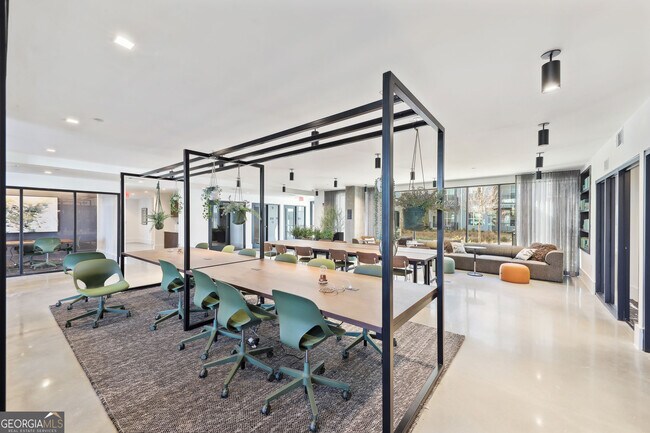 Building Photo - 2945 Cumberland Mall