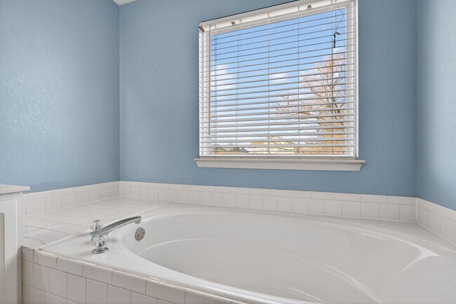 Building Photo - Beautiful 3 Bedroom, 3 Bath Single-Family Home in Wentzville