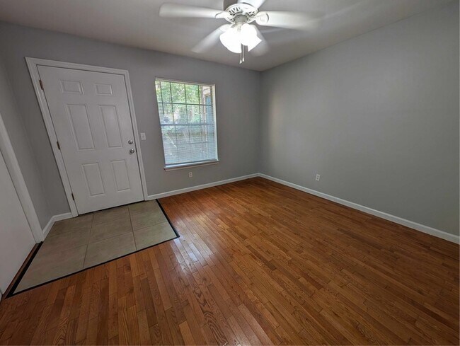 Building Photo - 2093 Continental Ave