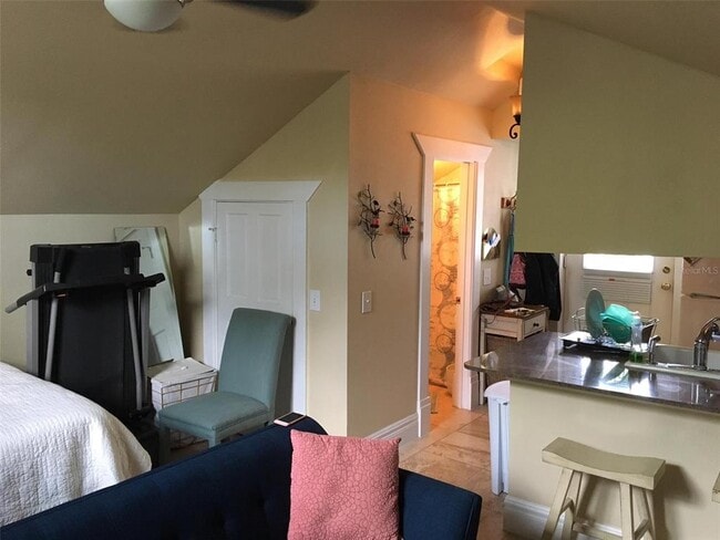 Building Photo - 1101 W De Leon St