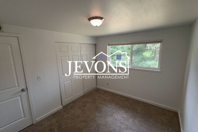 Building Photo - 3BR/1BA House in Federal Way -- Available Now