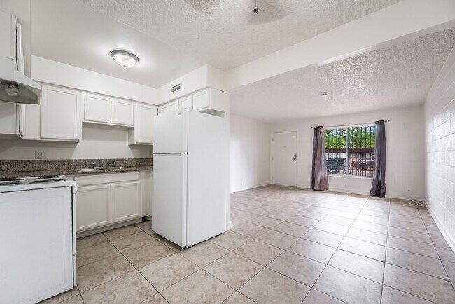 Building Photo - 1 Bedroom Downstairs  Condo Unit Near the Strip! Move in Special $199 for the first month rent!