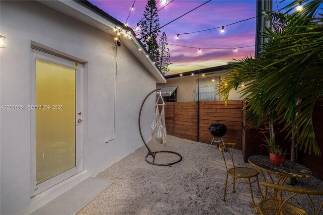 Building Photo - 2380 NE 137th St