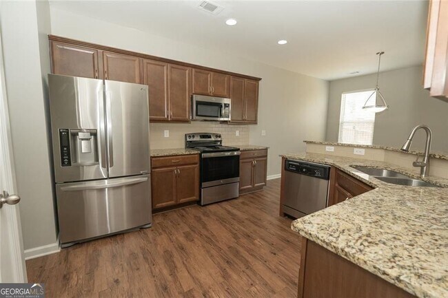 Building Photo - 369 Hardy Water Dr SE