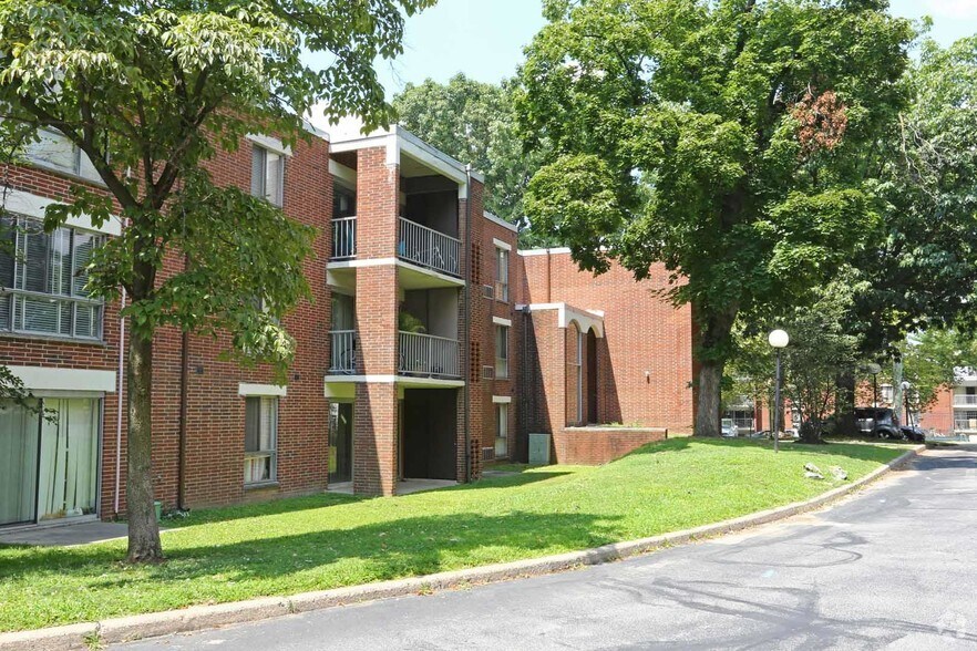 Greenbriar Club Apartments 3901 Conshohocken Ave Philadelphia PA 19131 Apartment Finder