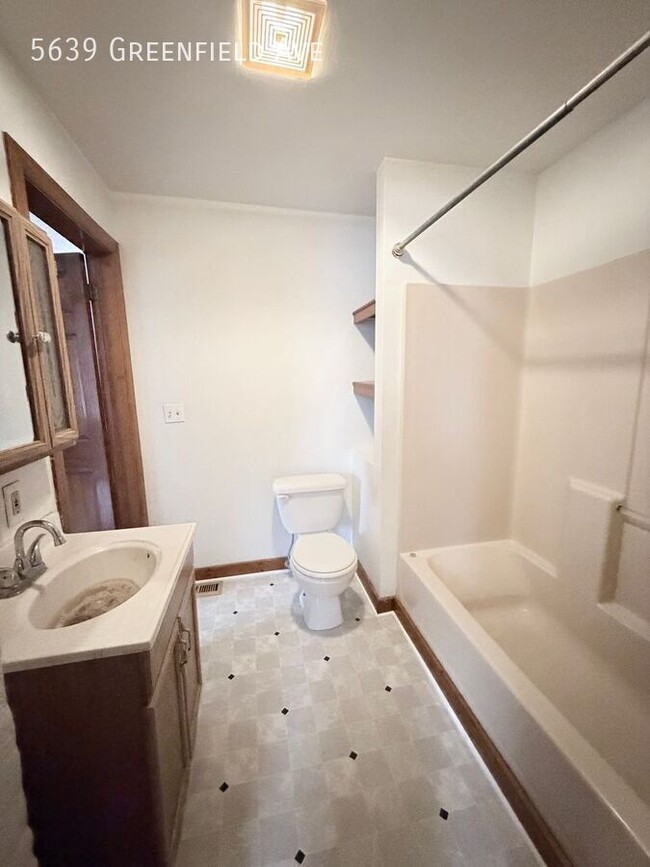 Building Photo - 5639 Greenfield Ave