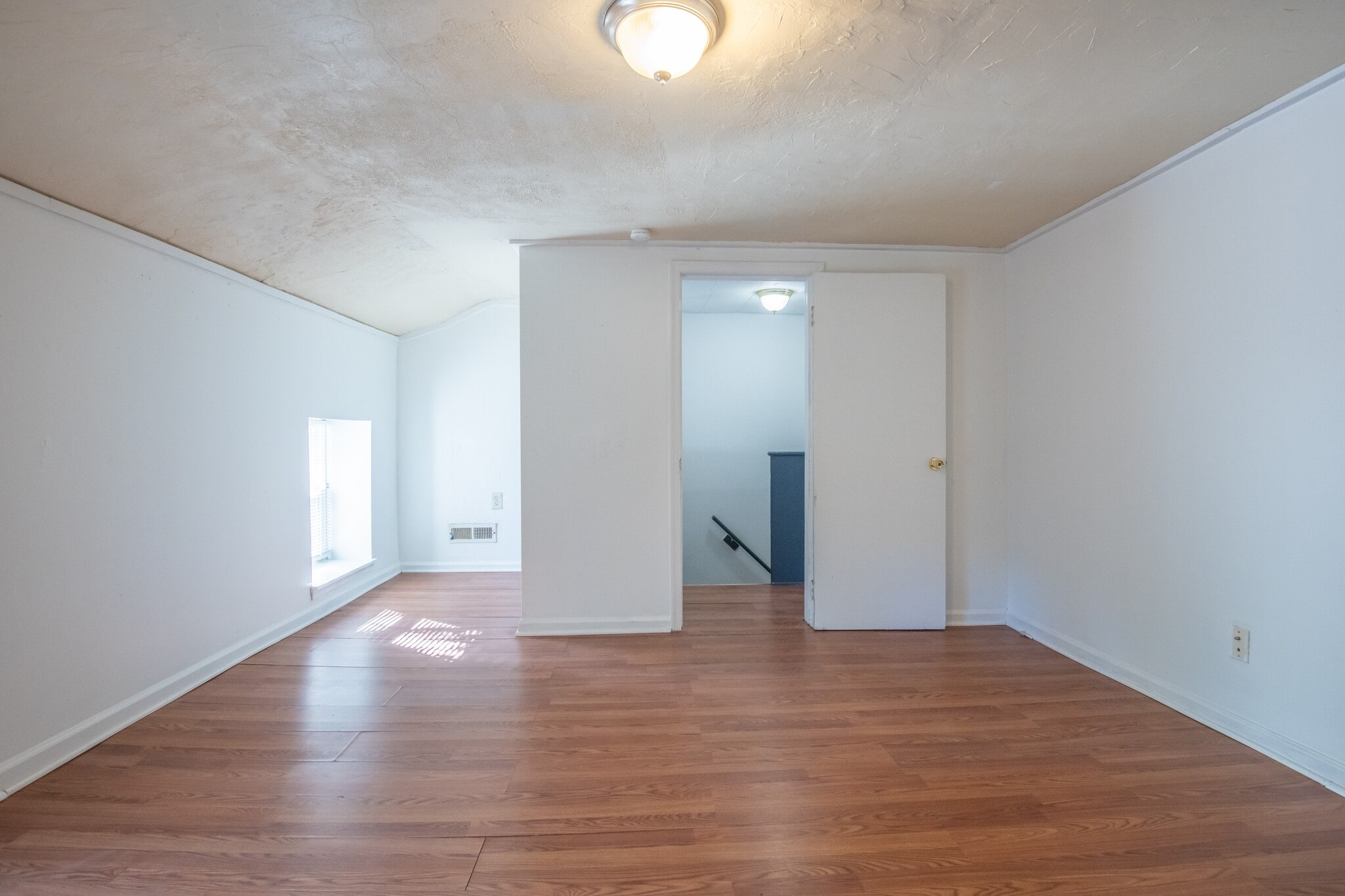 Building Photo - 506 Cherry St