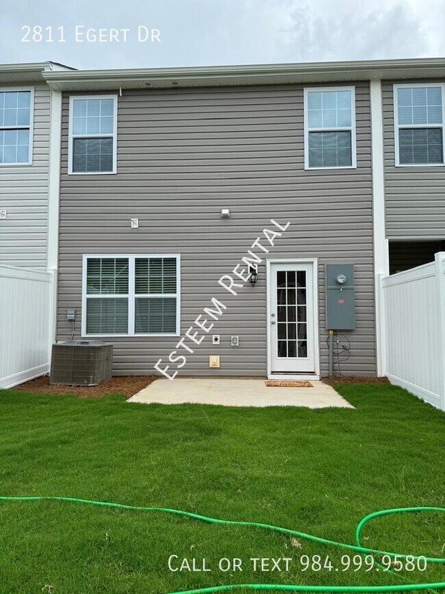Building Photo - 2811 Egert Dr