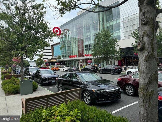 Building Photo - 2772 Knollside Ln