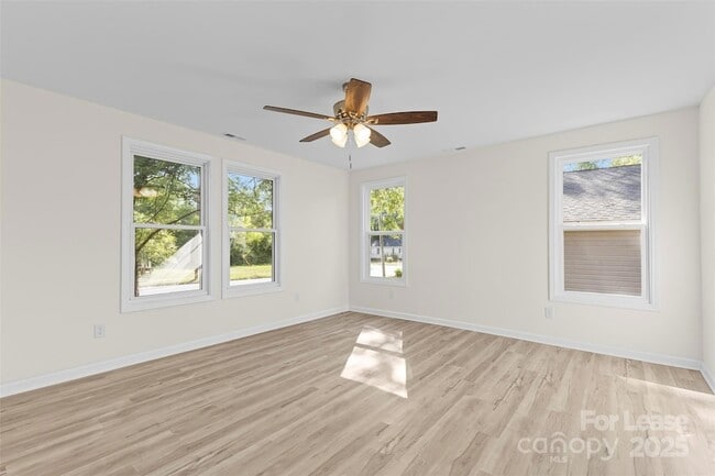 Building Photo - 660 Chestnut St