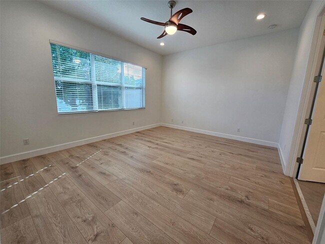 Building Photo - 4757 Saddle Ranch Rd