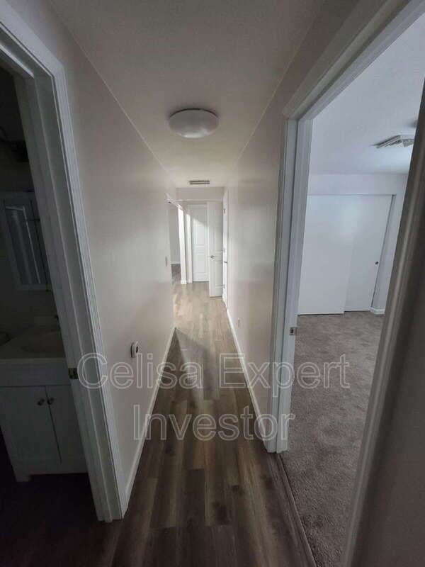 Building Photo - 5008 Firwood Dr