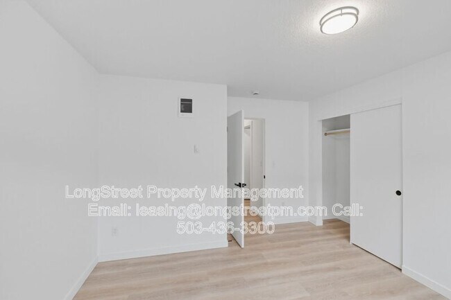 Building Photo - 826 S 19th St