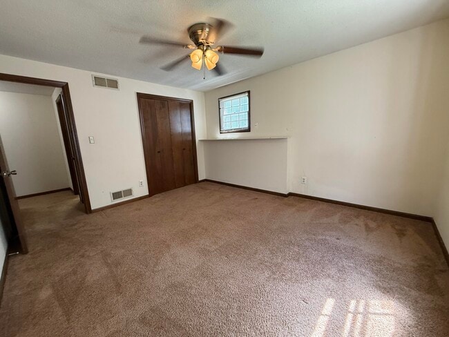 Building Photo - 1307 W Lexington Cir