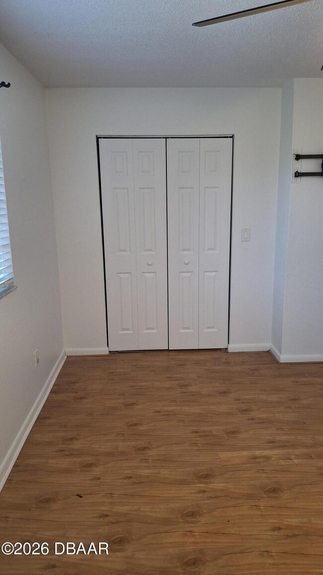 Building Photo - 196 W Sandalwood Ct