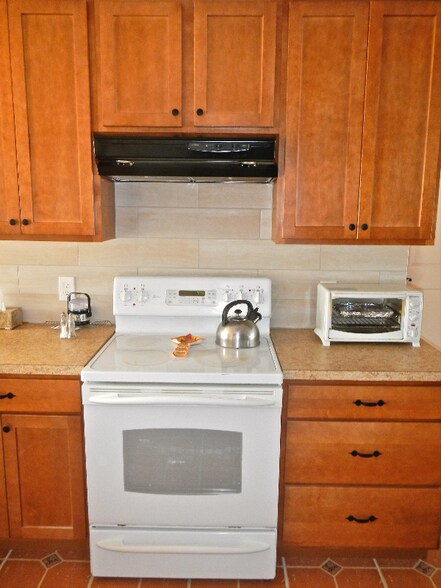 Building Photo - 210 Dondanville Rd