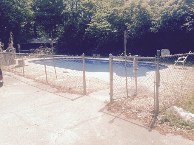 Building Photo - 114 Greenbriar Trail