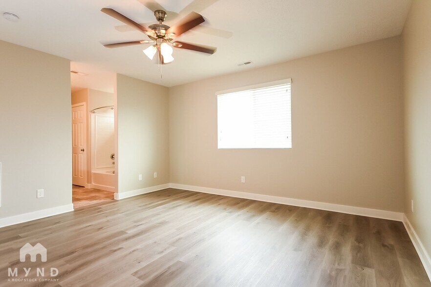 Building Photo - 961 Stonehaven Dr