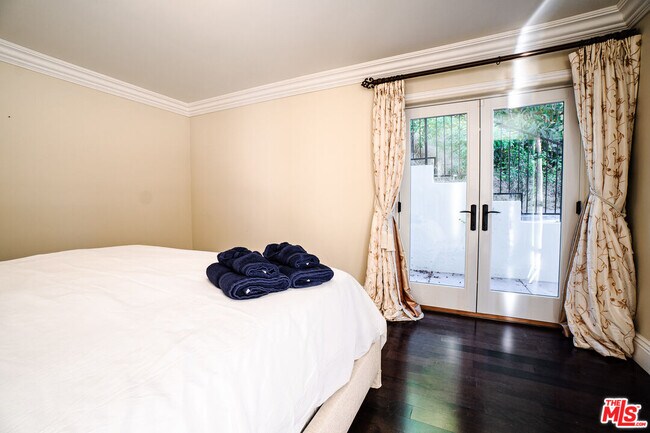 Building Photo - 1312 Via Zumaya