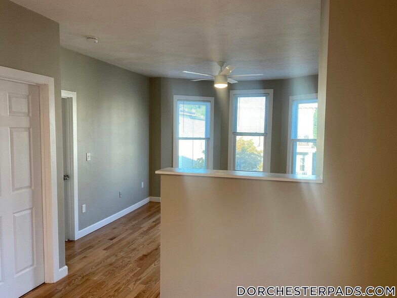 Building Photo - 1084 Dorchester Ave