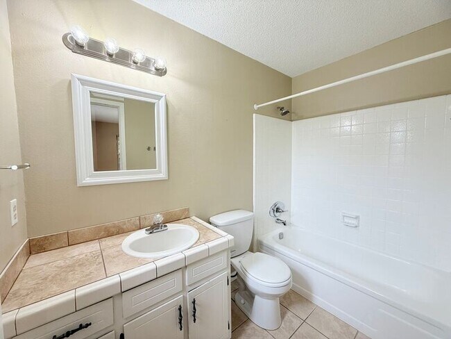 Building Photo - 4237 Queens Ct