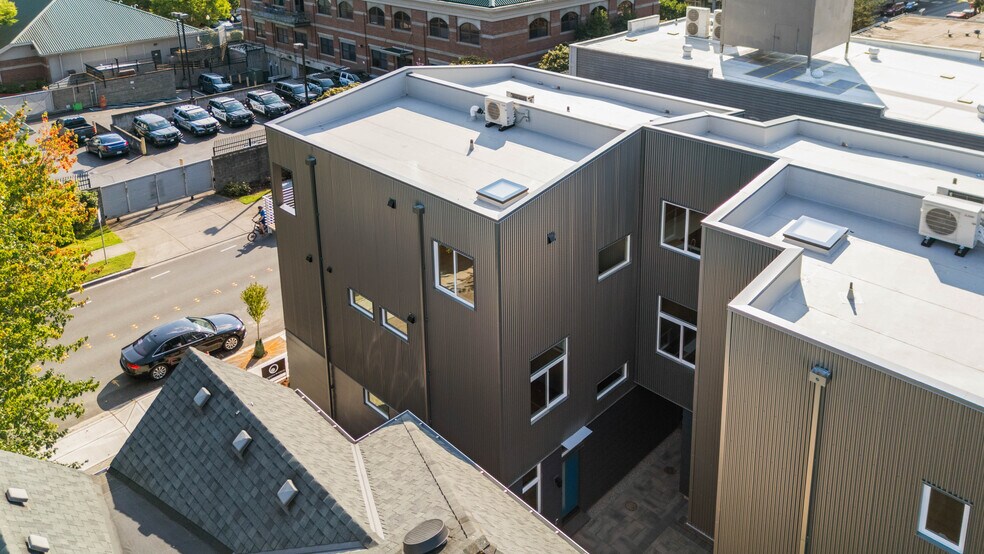 Building Photo - 10120 NE 185th St