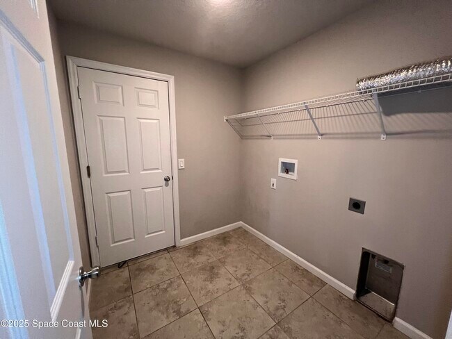 Building Photo - 537 Cooper Ct