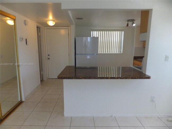 Building Photo - 16410 Miami Dr