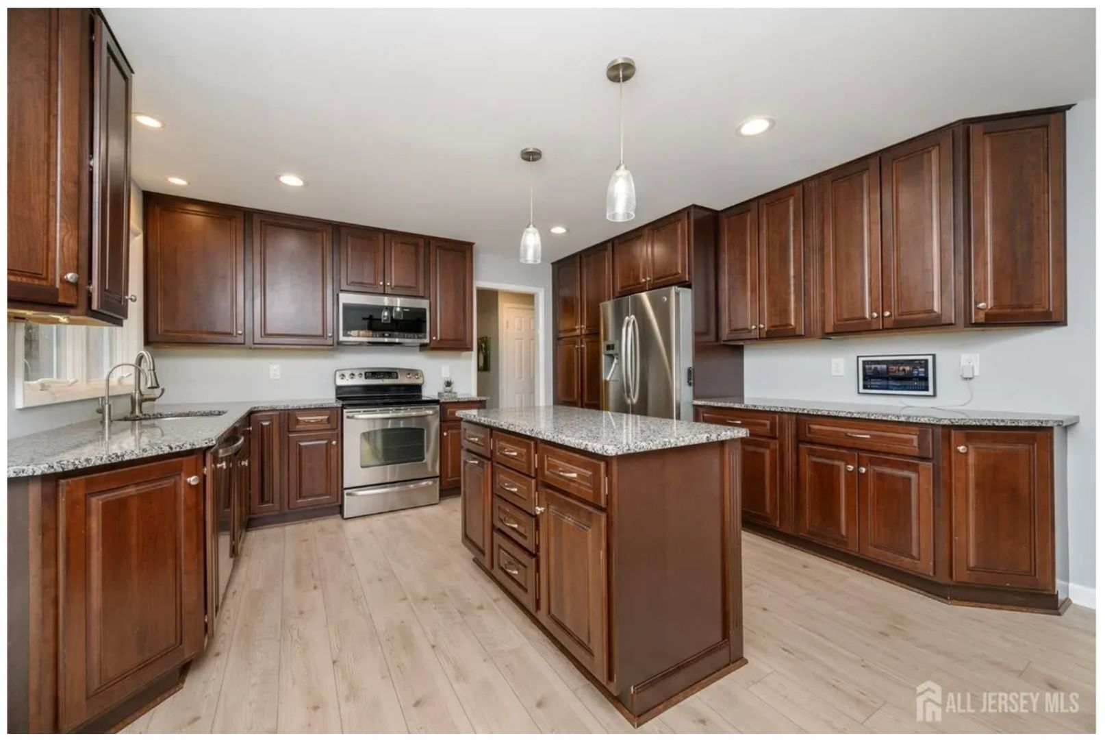 Building Photo - 12 Davison Rd