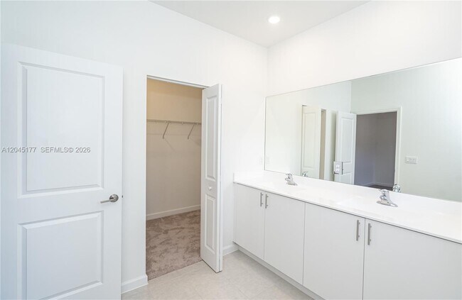 Building Photo - 270 SW 159th Pl