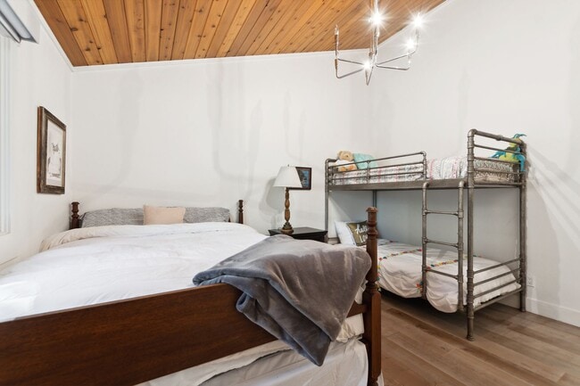 Building Photo - 2 bedroom, 1 bath house with Whitefish Lake Access