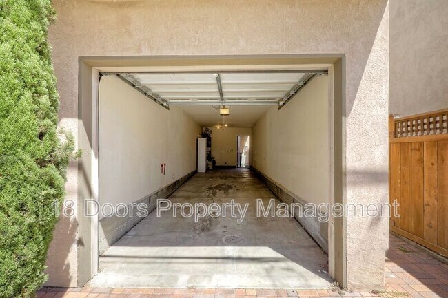 Building Photo - 4052 Albatross St