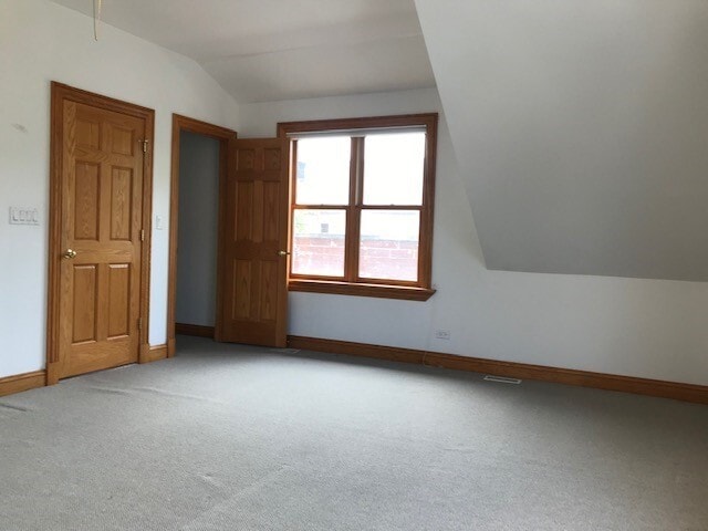 Building Photo - 1415 W Barry Ave