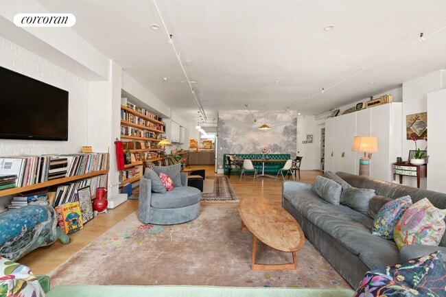 Building Photo - 138 Watts St