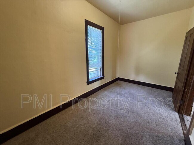 Building Photo - 2441 Dr. William Finlayson St