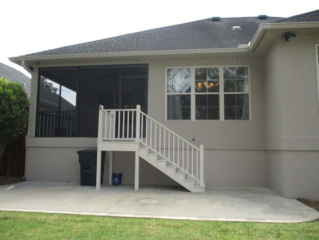 Building Photo - 104 Shadow Wood Bend