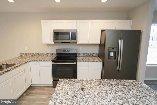 Building Photo - 2007 S Old Mill Dr