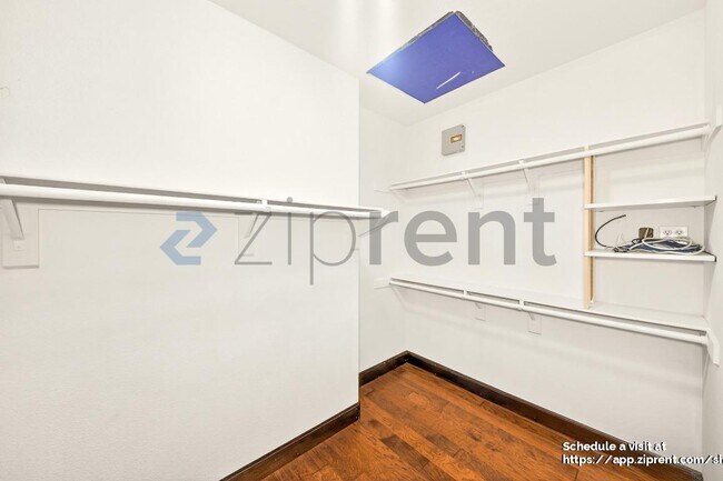 Building Photo - 1485 Clearview Cir