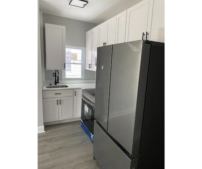 Building Photo - 5112 Belair Rd