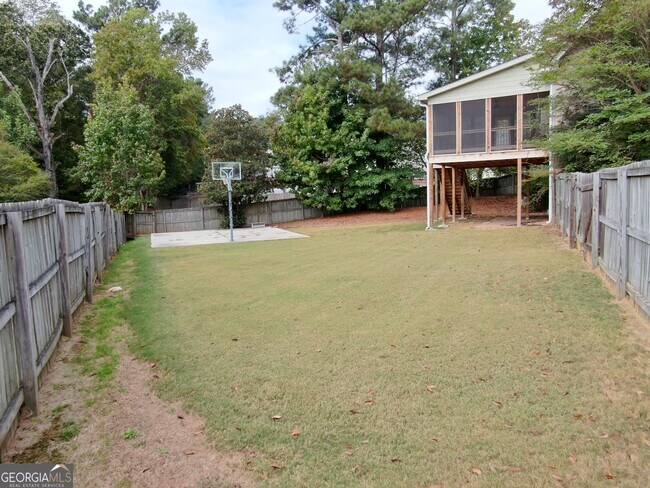 Building Photo - 4901 Planters Walk