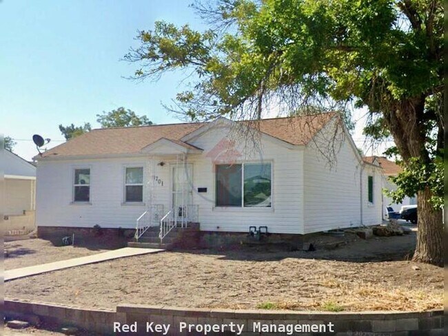 Building Photo - 3150 W Duplex