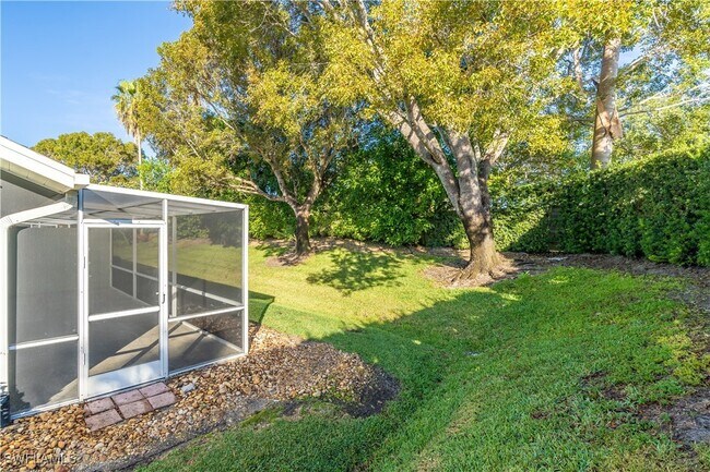 Building Photo - 1704 Royal Cir