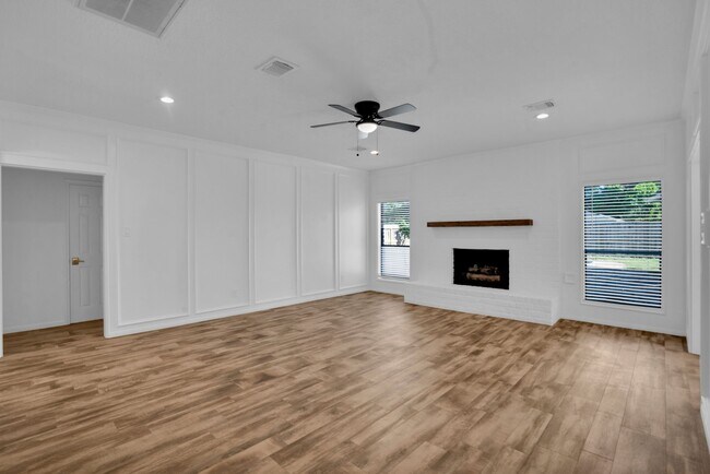 Building Photo - 12411 Exbury Ct