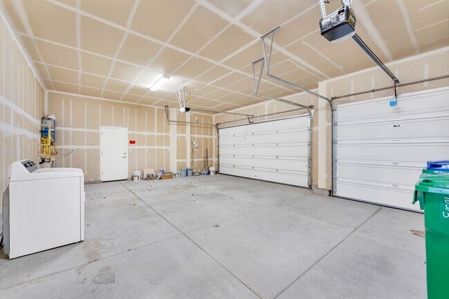 Building Photo - Panoramic views of the valley with a modern updated home!