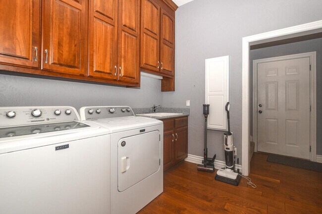 Building Photo - 21685 Merion Ct
