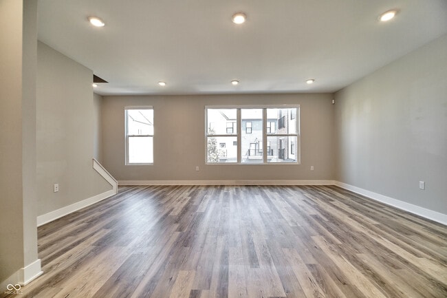 Building Photo - 1856 McQuat Pl