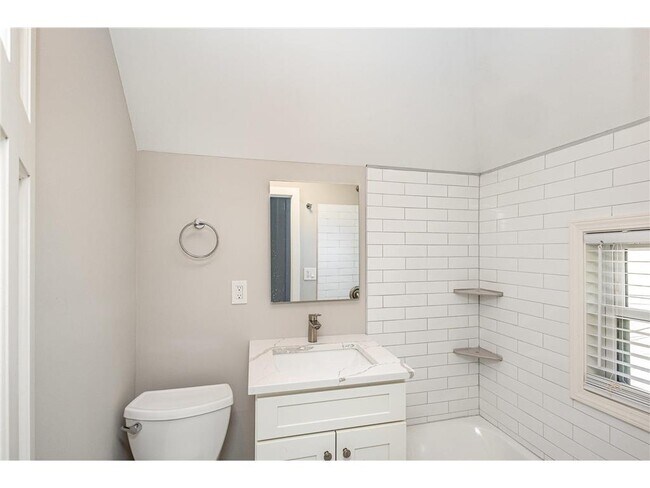 Building Photo - 3040 Fremont Ave S