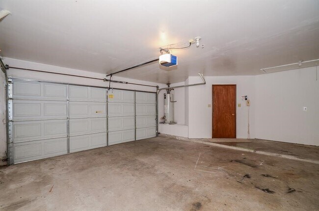 Building Photo - 1319 Silver Morning Dr